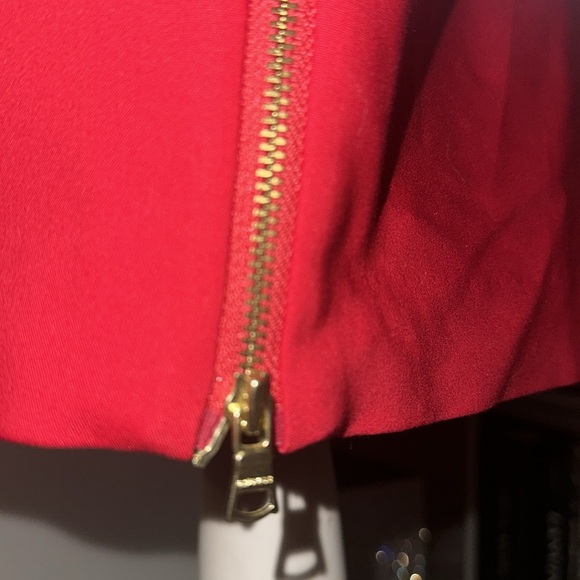 NWT Red express zipper skirt - Picture 3 of 5